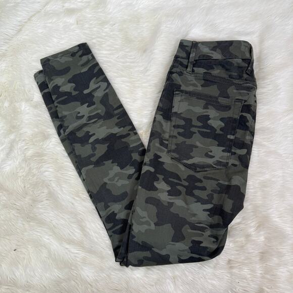 Good American Good Waist Camo Jeans Size 4/27 - Picture 11 of 11